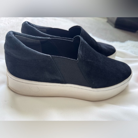 Vince platform slip on black suade shoes. - Picture 4 of 8